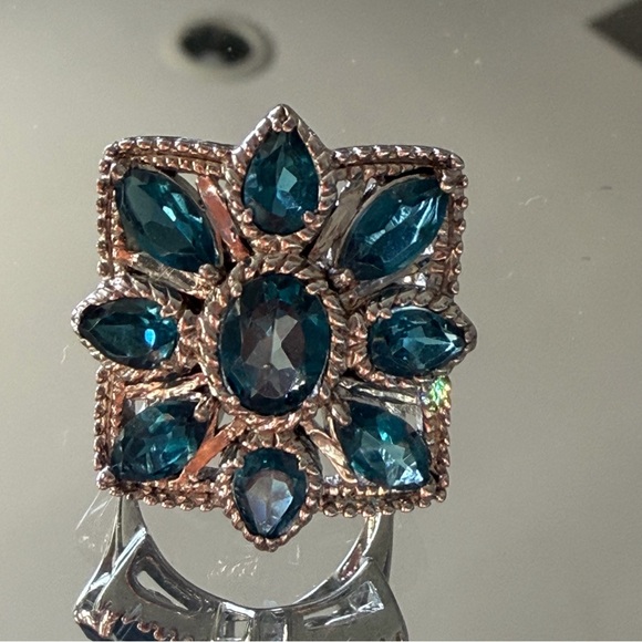 Elegant HSN Colleen Lopez Blue Topaz Sterling Silver Ring - Picture 4 of 4